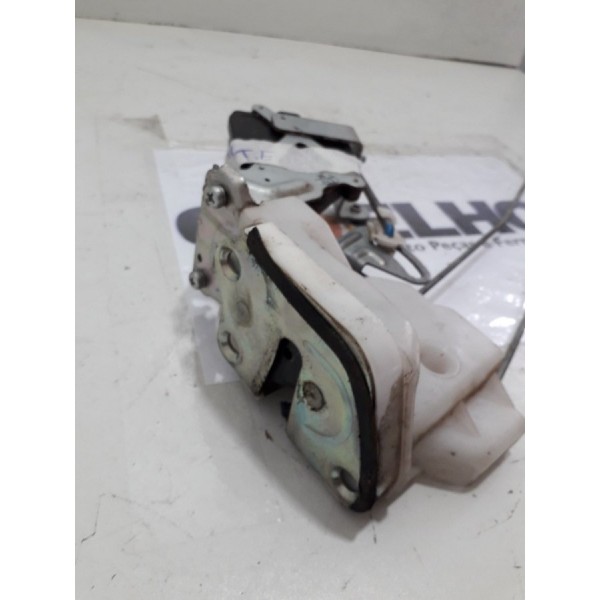 Fechadura Porta Traseira Esquerda Mitsubishi Tr4 2013-usado